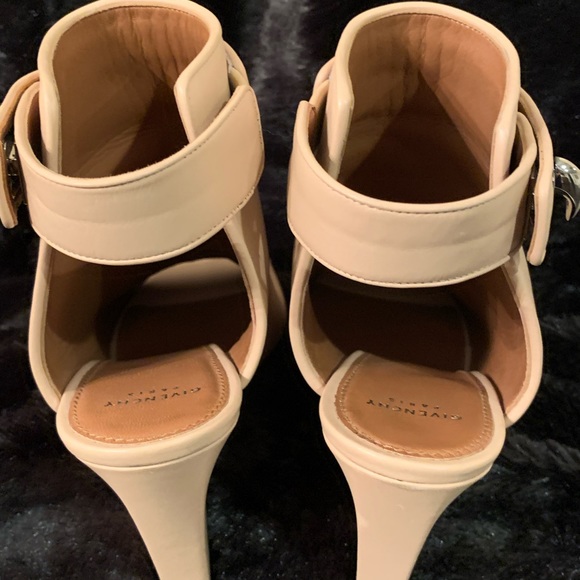 Beautiful Givenchy ankles boots 👢 use see pic - Picture 9 of 9